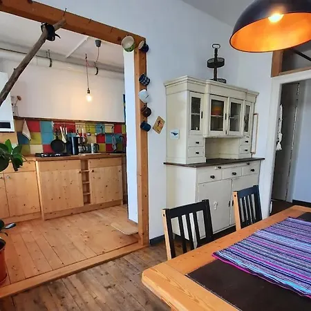 Апартаменты Altbau Charme & Mittendrin *